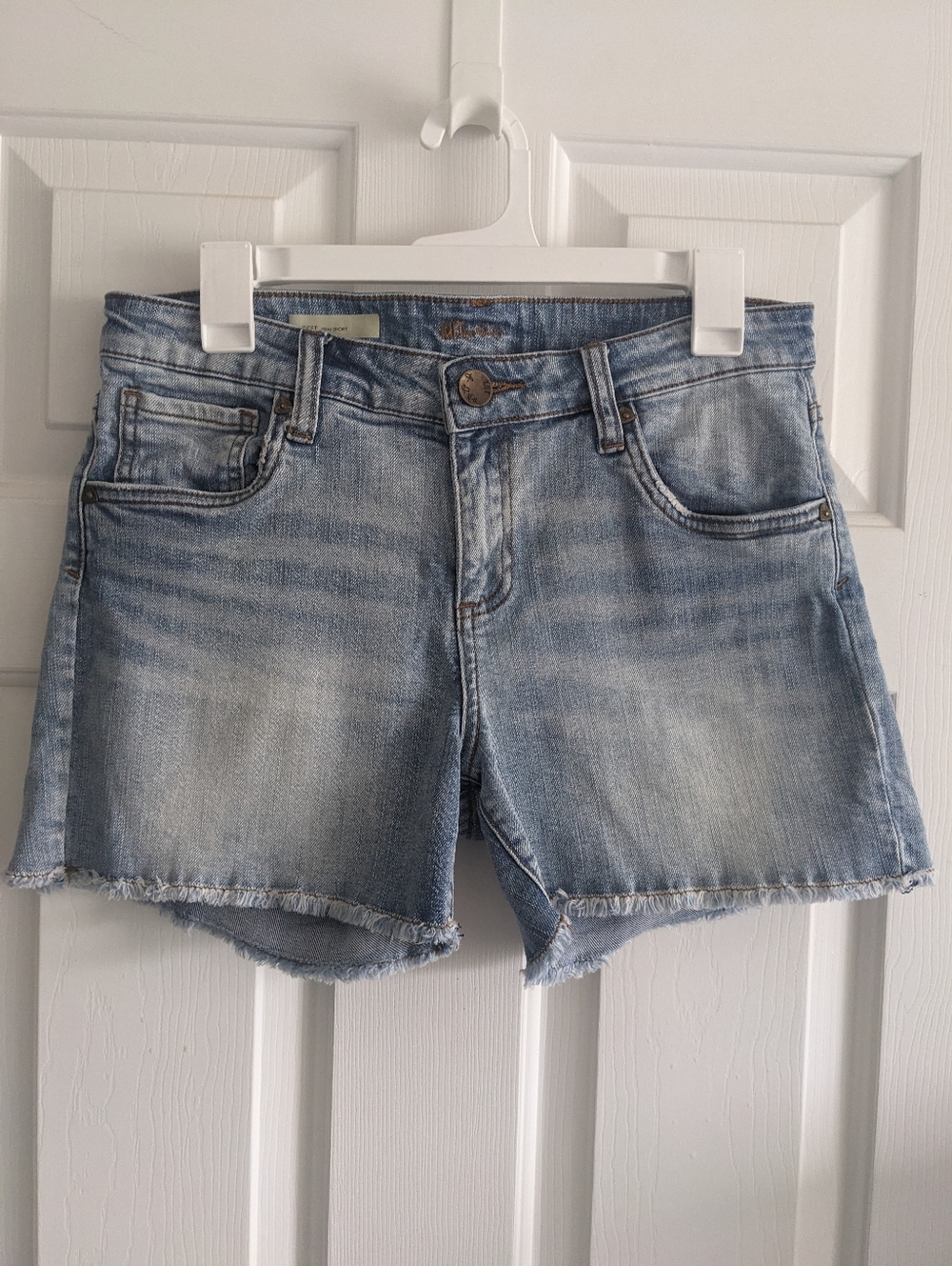 Gidget Mid Rise Fray Short Sz 8